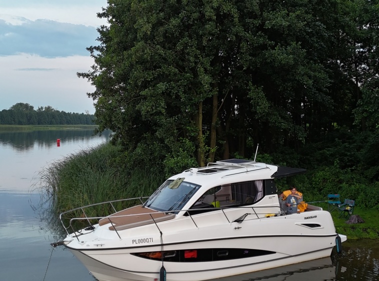 Party Boat Zegrze - ł&oacute;dź na wyłączność 