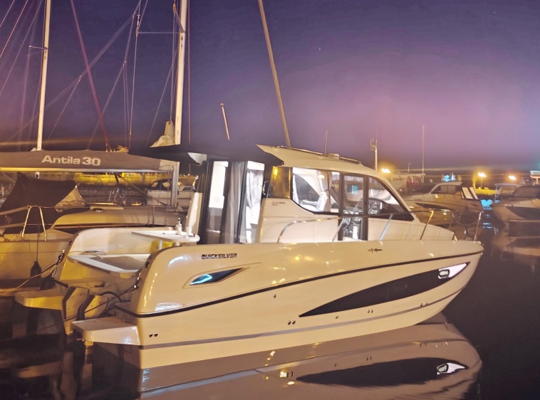 Party Boat Zegrze - ł&oacute;dź na wyłączność 